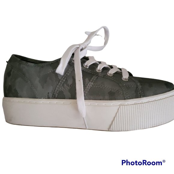 Steve Madden Women's Camo Platform Emmi Sneaker Gray Metallic Shoe Size 9M - Picture 12 of 15